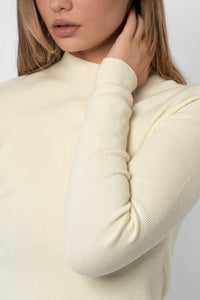 Seamless Wool Turtleneck